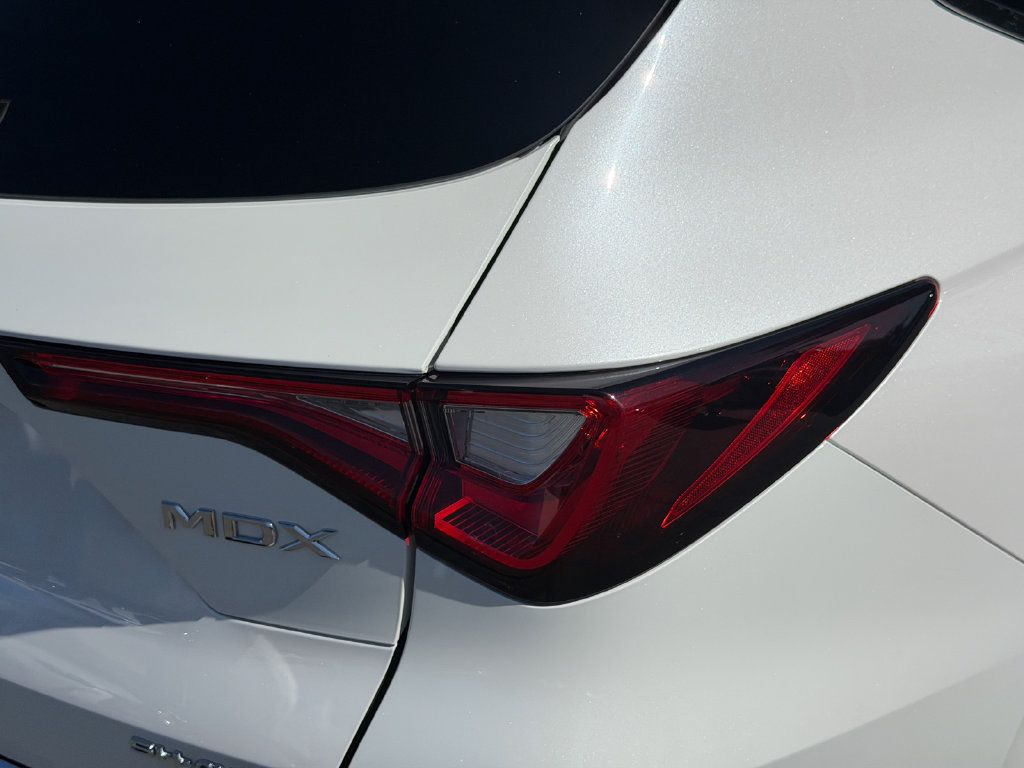 Used 2023 Acura MDX w/ Technology Package AWD/4WD image 6