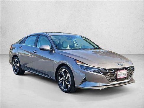 Used 2023 Hyundai Elantra Limited FWD image 3