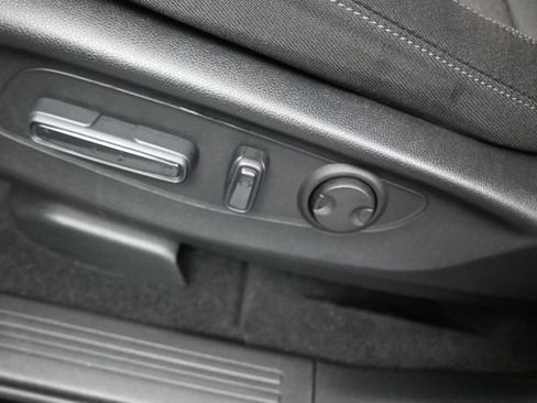 Certified 2025 Honda CR-V EX image 17