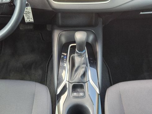 Used 2022 Toyota Corolla LE FWD image 19