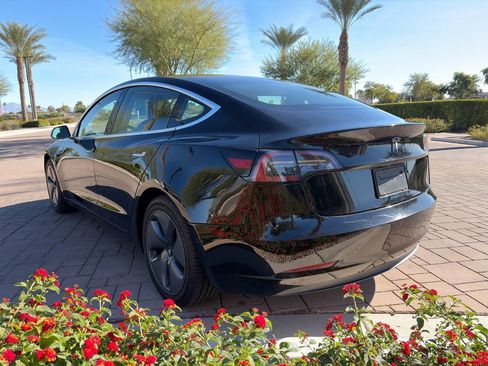Used 2020 Tesla Model 3 Standard Range image 4
