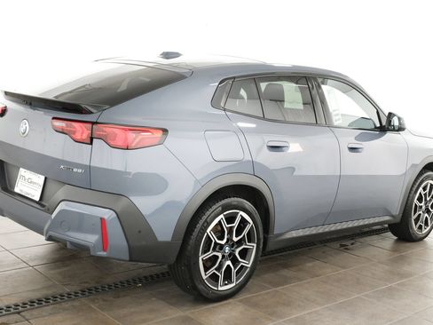Used 2025 BMW X2 xDrive28i w/ Premium Package AWD/4WD image 5