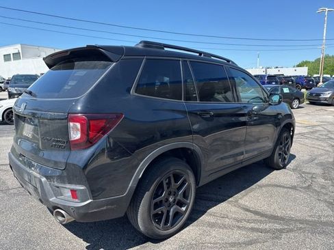 Certified 2024 Honda Passport Black Edition image 3