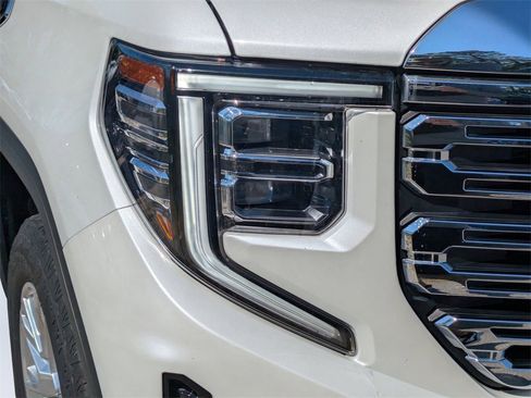 Used 2022 GMC Sierra 1500 Denali w/ Technology Package image 9