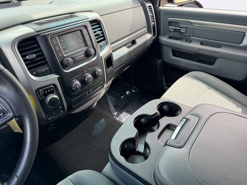 Used 2017 RAM 1500 Classic SLT AWD/4WD image 17