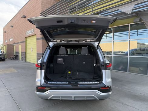 Used 2024 Lexus TX 500h AWD image 39