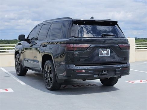 Used 2024 Toyota Sequoia Capstone image 5