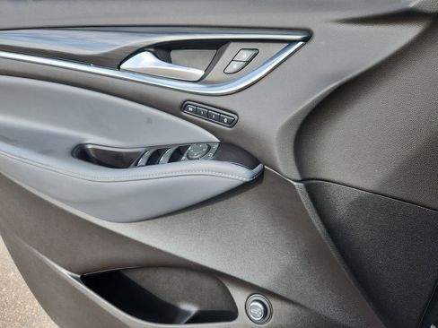 Used 2020 Buick Enclave Premium w/ Sun and Sites Package image 6