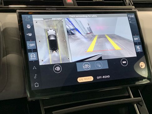 Used 2026 Land Rover Range Rover Velar S AWD/4WD image 20