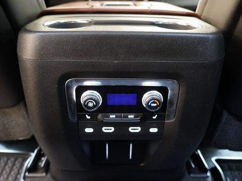 Used 2023 GMC Yukon Denali Ultimate image 33