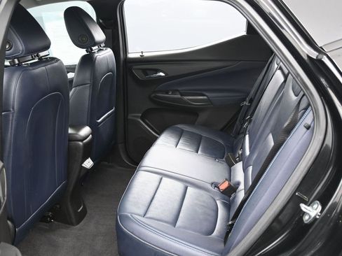 Used 2023 Chevrolet Bolt EUV LT w/ Convenience Package image 31