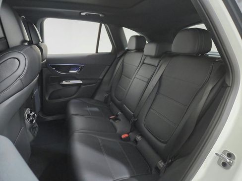 Used 2026 Mercedes-Benz GLC 300 image 18