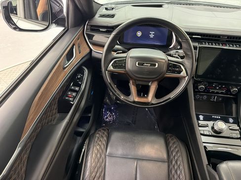 Used 2023 Jeep Grand Cherokee L Summit w/ Advanced Protech Group IV AWD/4WD image 16
