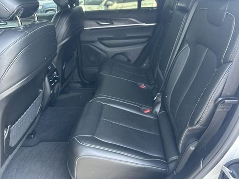 Certified 2025 Jeep Grand Cherokee Limited w/ Luxury Tech Group II image 25