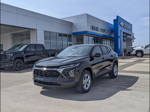 New 2026 Chevrolet Trax LS w/ LS Convenience Package image 1