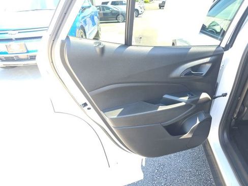 Used 2024 Chevrolet Trax LT FWD image 28