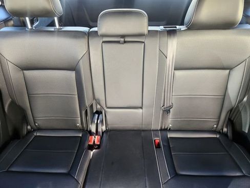 Used 2022 Volkswagen Atlas Cross Sport SE image 16