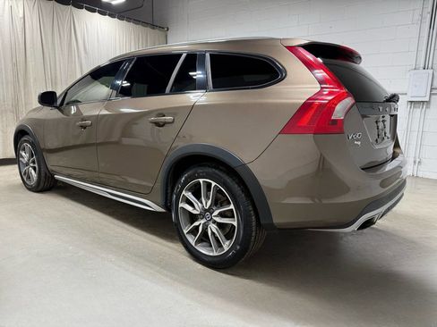 Used 2018 Volvo V60 T5 Cross Country Platinum image 5