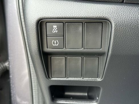 Used 2017 Honda CR-V LX image 40