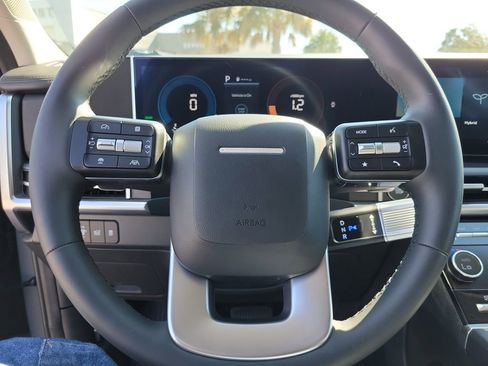 Used 2025 Hyundai Santa Fe SEL image 18