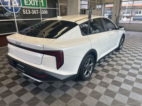 Used 2025 Kia K4 LXS image 6