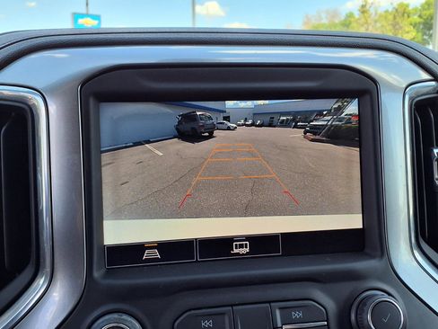 Used 2021 Chevrolet Silverado 1500 LT Trail Boss w/ Convenience Package II AWD/4WD image 11