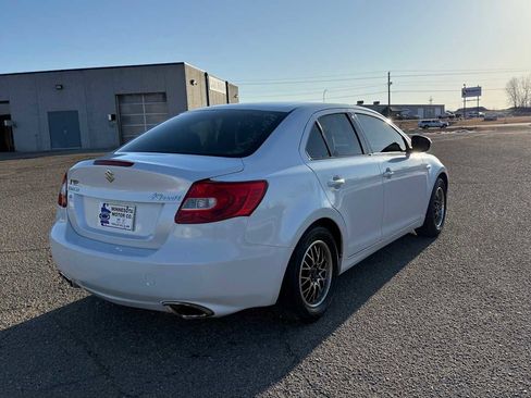 Used 2011 Suzuki Kizashi S image 4
