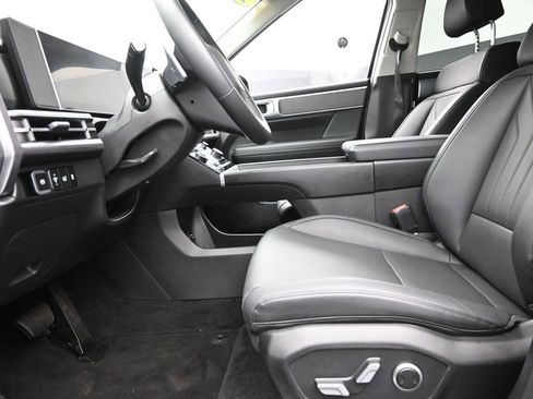 Used 2025 Hyundai Santa Fe SEL image 17