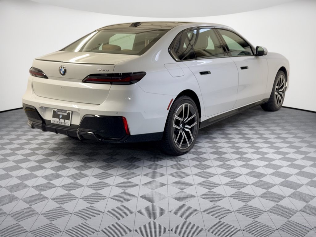 Used 2024 BMW 740i w/ Premium Package 2 RWD image 9