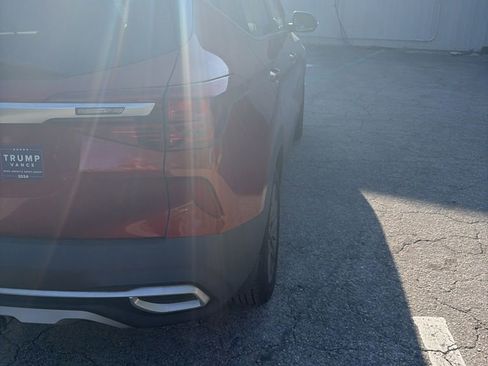 Used 2022 Kia Seltos S FWD image 4