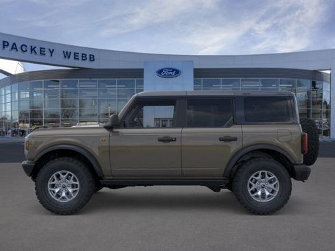 New 2025 Ford Bronco Badlands image 5