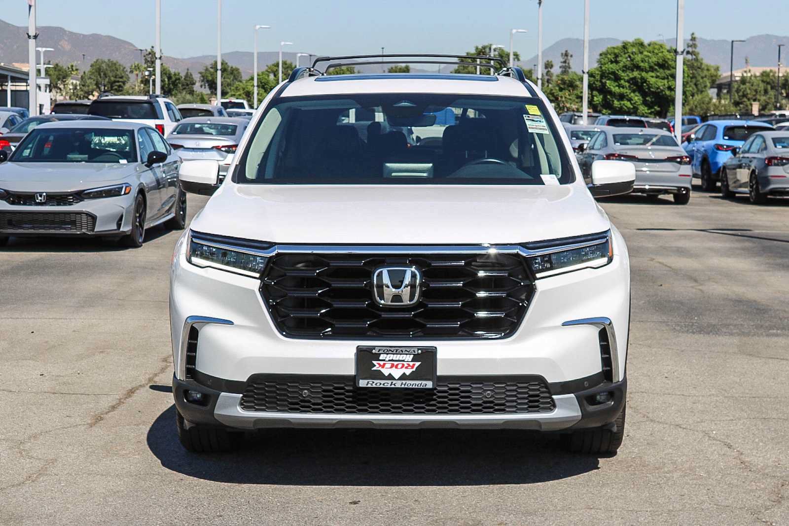 Certified 2024 Honda Pilot Touring image 2
