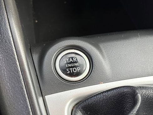 Used 2020 Nissan Versa S image 18