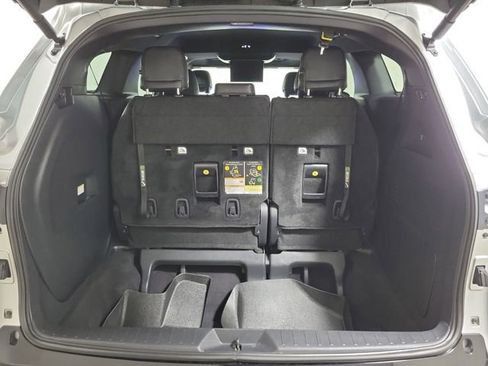 Used 2025 Toyota Sienna XSE w/ XSE Premium Package FWD image 10