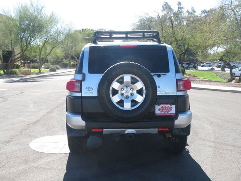 Used 2007 Toyota FJ Cruiser 4WD w/ Upgrade Pkg 1 image 12