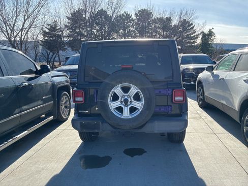 Used 2020 Jeep Wrangler Sport image 3