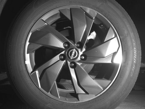 Used 2025 Nissan Rogue SV FWD image 12