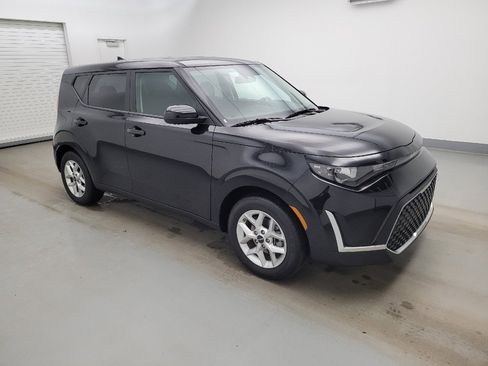 Used 2025 Kia Soul LX w/ LX Technology Package image 11