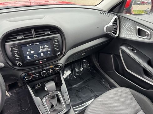 Used 2021 Kia Soul LX image 21