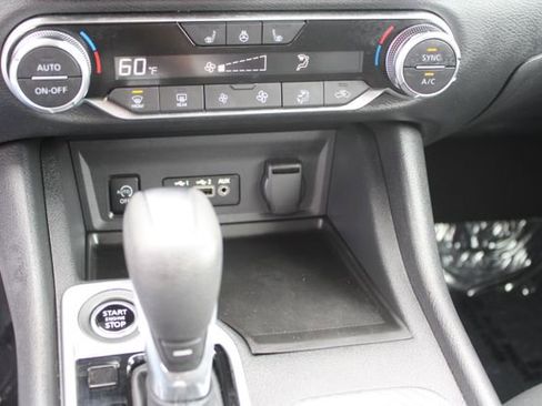 Used 2025 Nissan Sentra SV w/ All-Weather Package FWD image 28