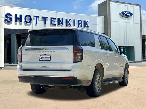 Used 2021 Chevrolet Suburban LT RWD image 6