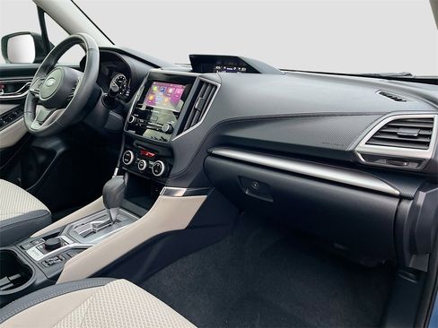 Used 2024 Subaru Forester Premium image 27