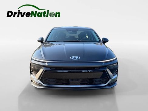 Used 2024 Hyundai Sonata SEL FWD image 2