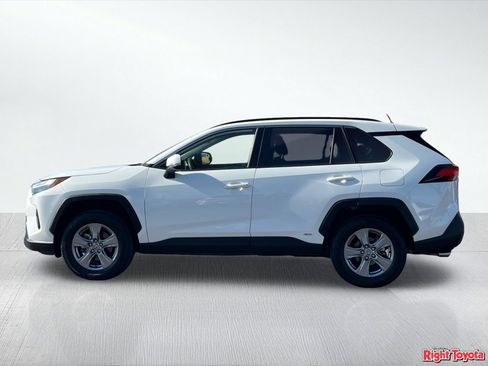 Certified 2025 Toyota RAV4 LE AWD/4WD image 4