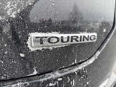 Certified 2025 Honda Pilot Touring image 4