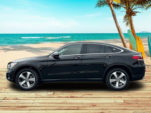 Used 2023 Mercedes-Benz GLC 300 4MATIC Coupe image 3