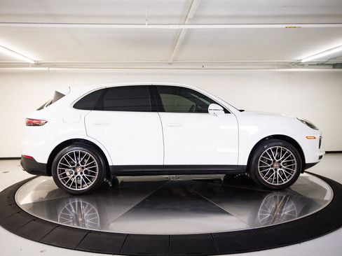Certified 2023 Porsche Cayenne AWD/4WD image 8