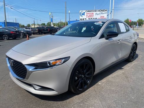 Used 2025 MAZDA MAZDA3 Sedan w/ Select Sport Package FWD image 7