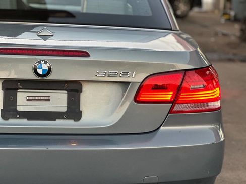Used 2007 BMW 328i Convertible image 12