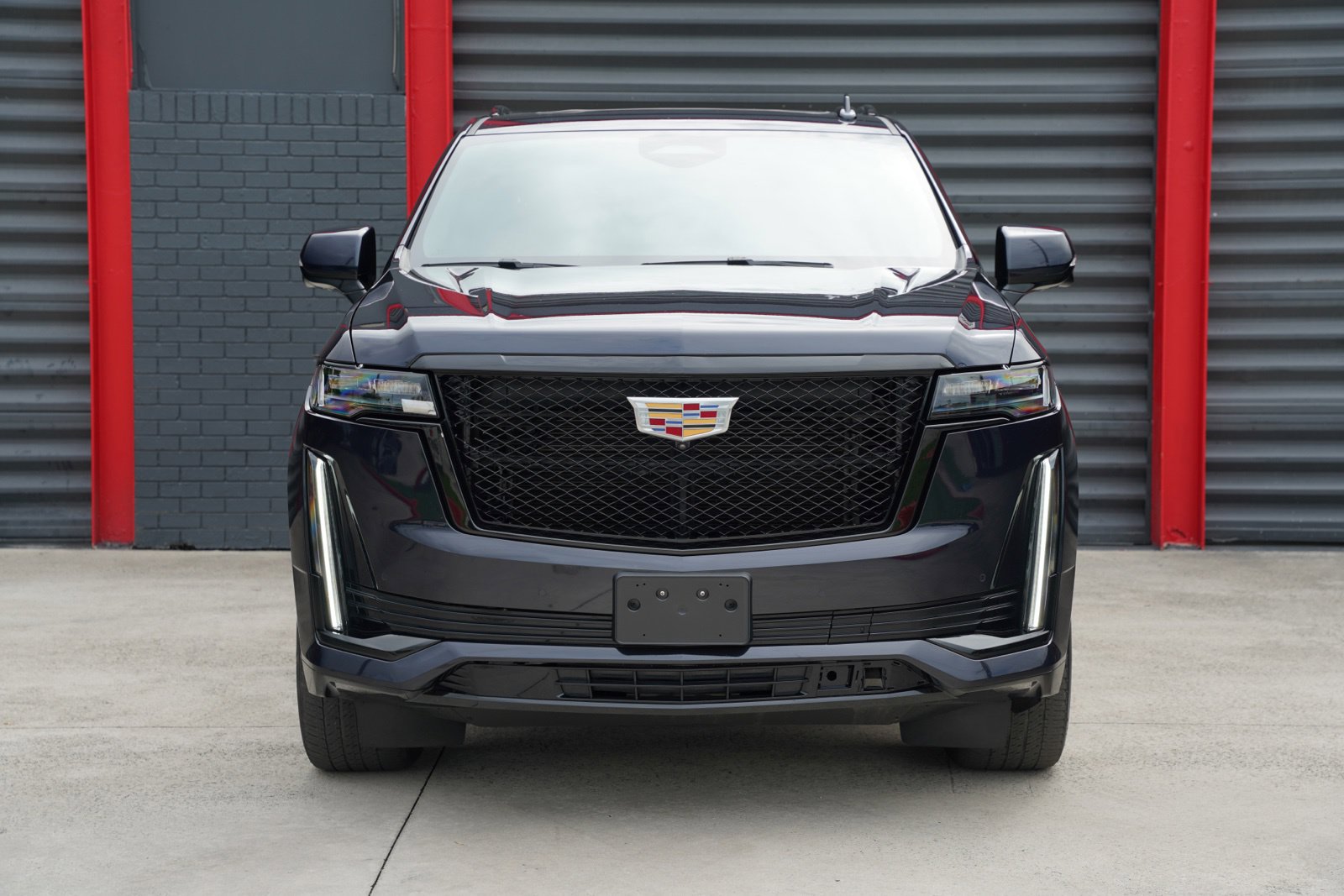 Used 2024 Cadillac Escalade ESV Sport AWD/4WD image 2